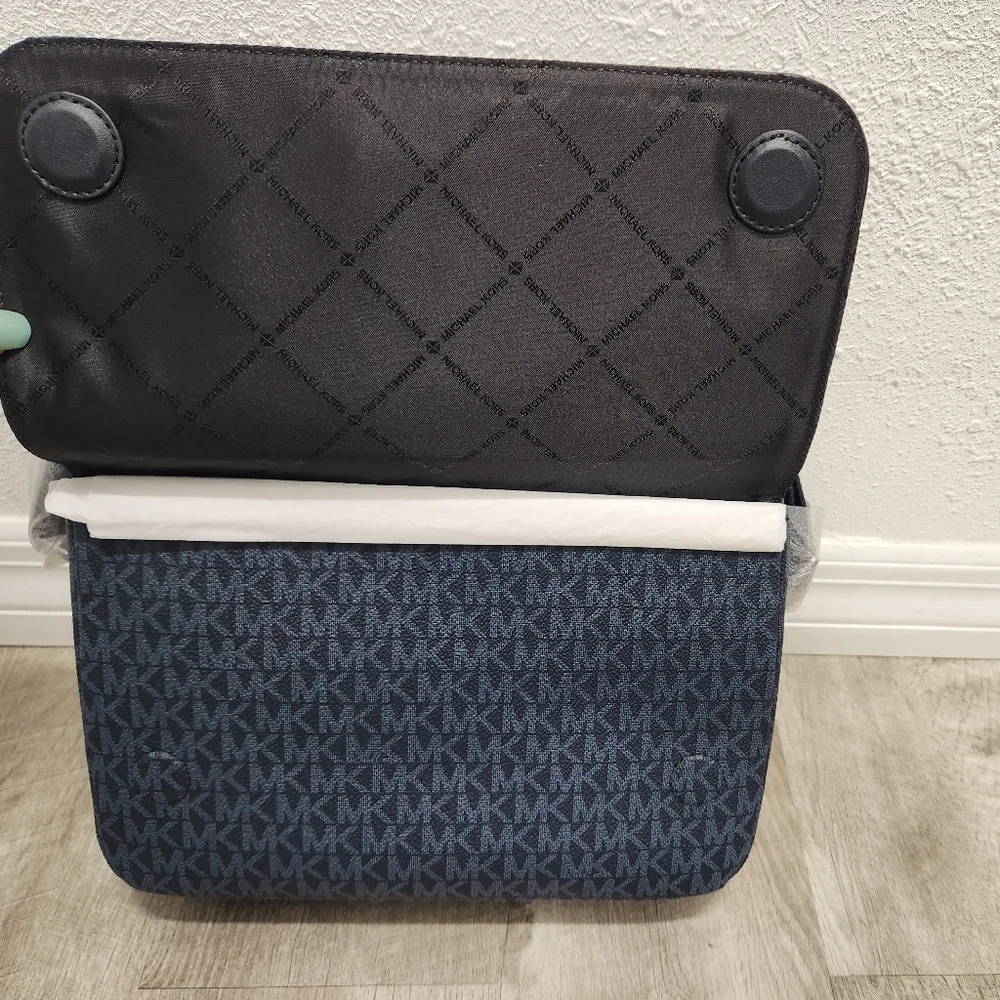 Michael Kors Cooper Logo Camera Bag - Admiral/Pale Blue NWT **FAST SHIPPING**